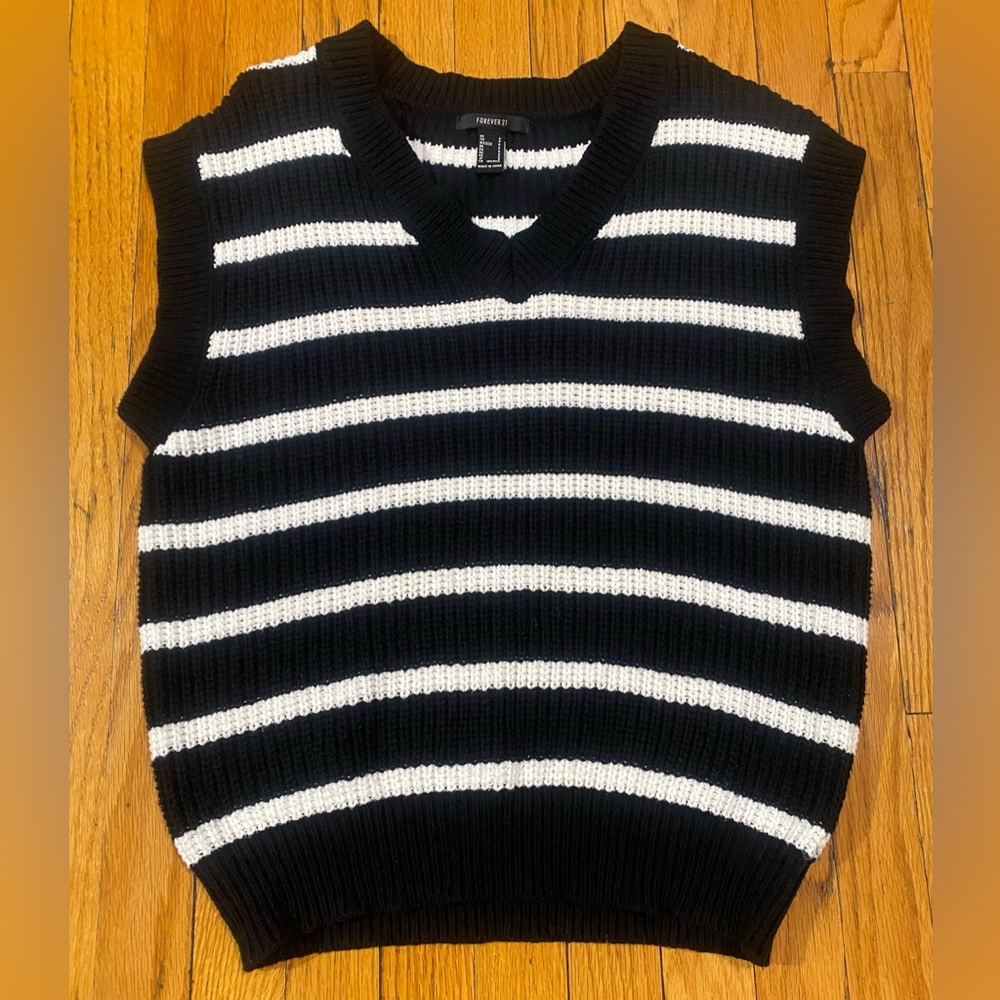 Forever 21: Sweater vest